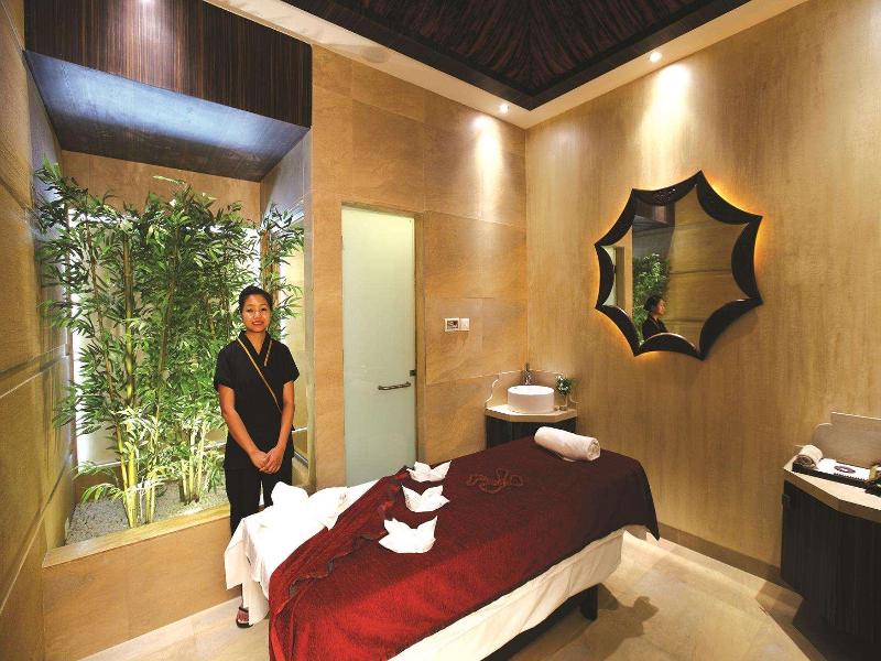 Express Inn The Business Luxury Hotel image