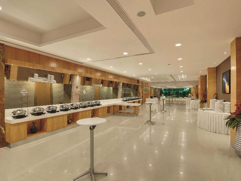 Express Inn The Business Luxury Hotel image