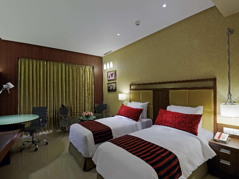 Express Inn The Business Luxury Hotel image