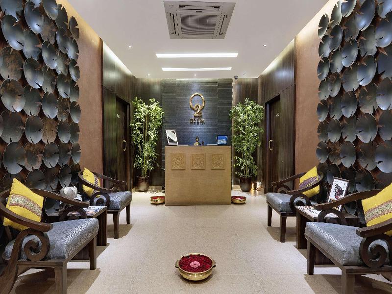 Express Inn The Business Luxury Hotel image