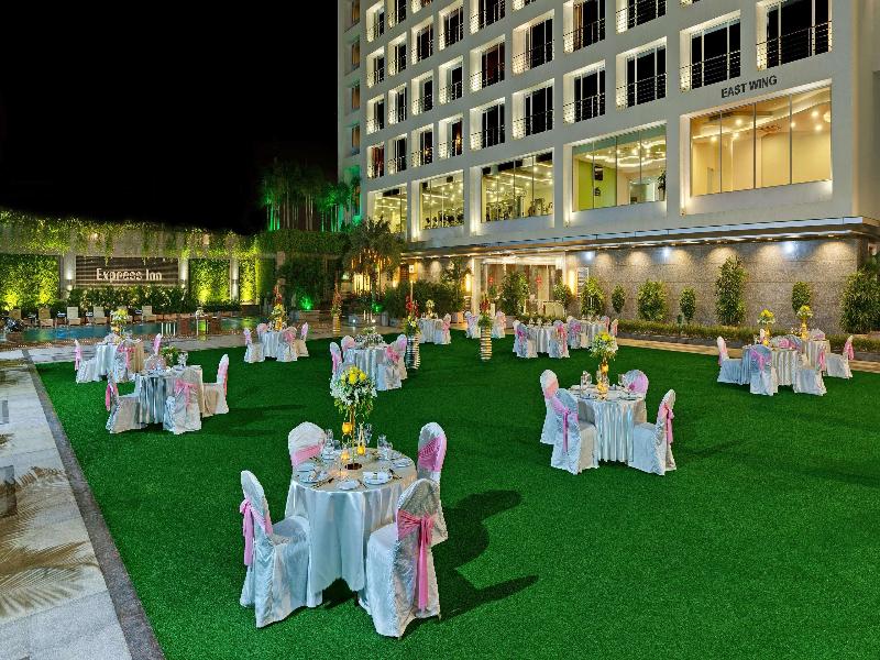 Express Inn The Business Luxury Hotel image
