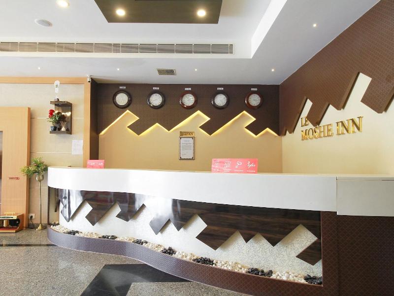Lobby & Reception
