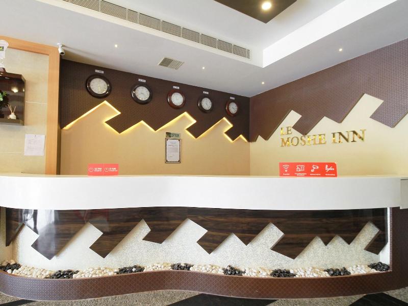 Lobby & Reception