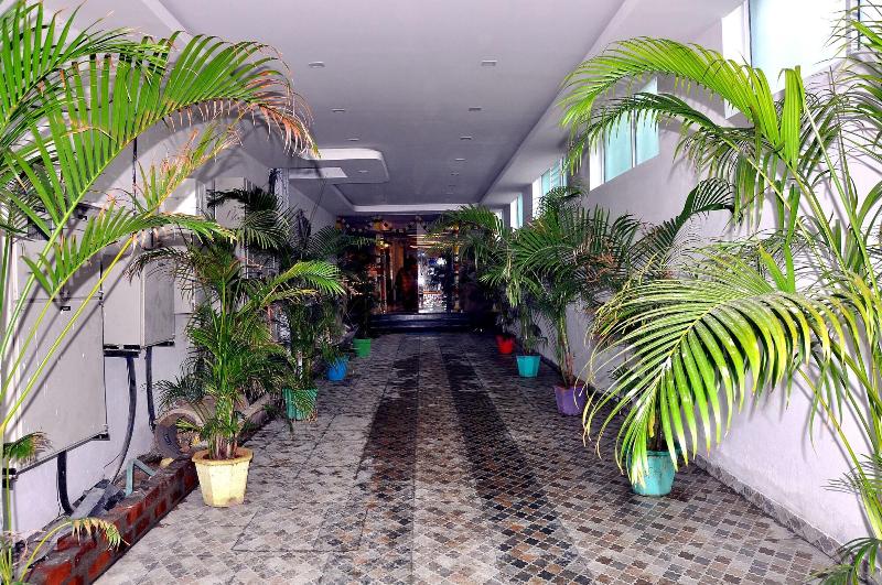 Hotel Sdm Golden Tower image