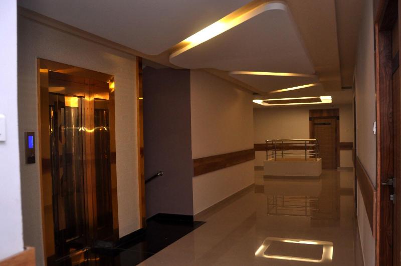 Hotel Sdm Golden Tower image
