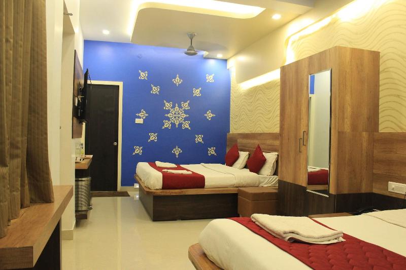 Hotel Sdm Golden Tower image