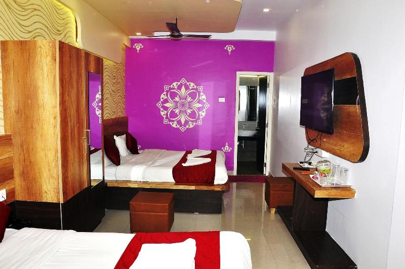 Hotel Sdm Golden Tower image