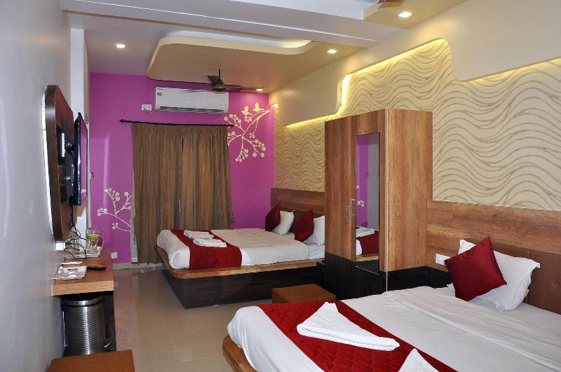 Hotel Sdm Golden Tower image