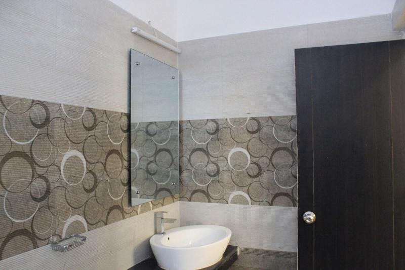 Hotel Sdm Golden Tower image