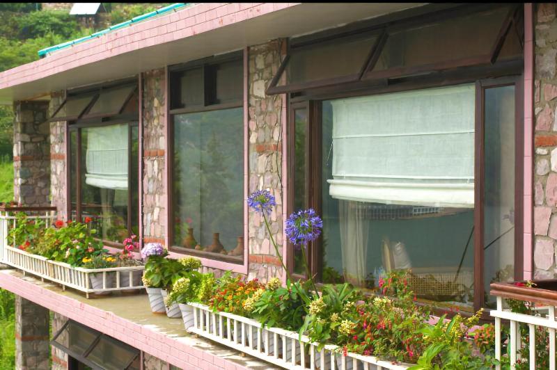 Fishermen's Lodge - A Lake Facing Hotel (20 KMS Fr