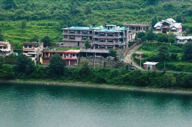 Fishermen's Lodge - A Lake Facing Hotel (20 KMS Fr
