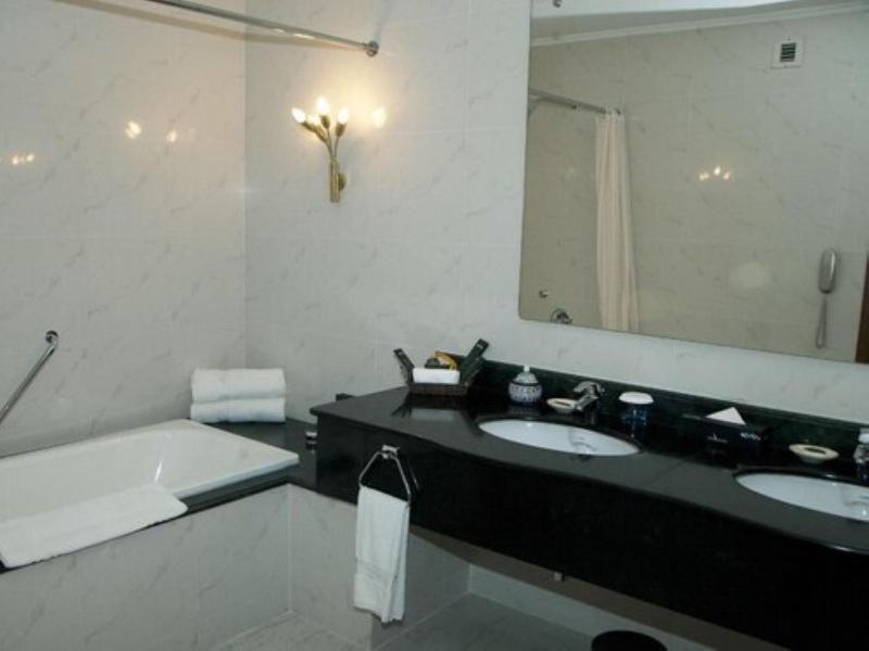 Avari Lahore image