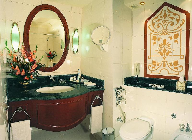 Avari Lahore image