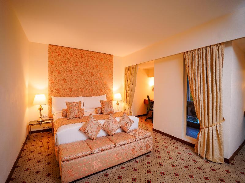 Avari Lahore image