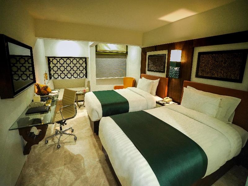 Avari Lahore image