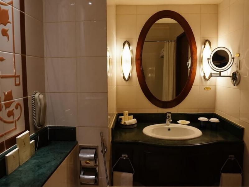 Avari Lahore image
