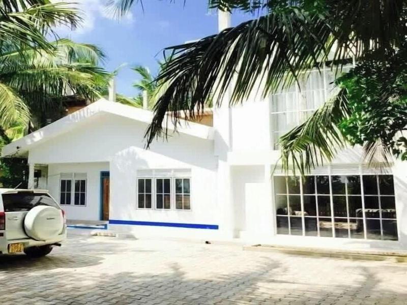 The Beach House  Nilaveli image
