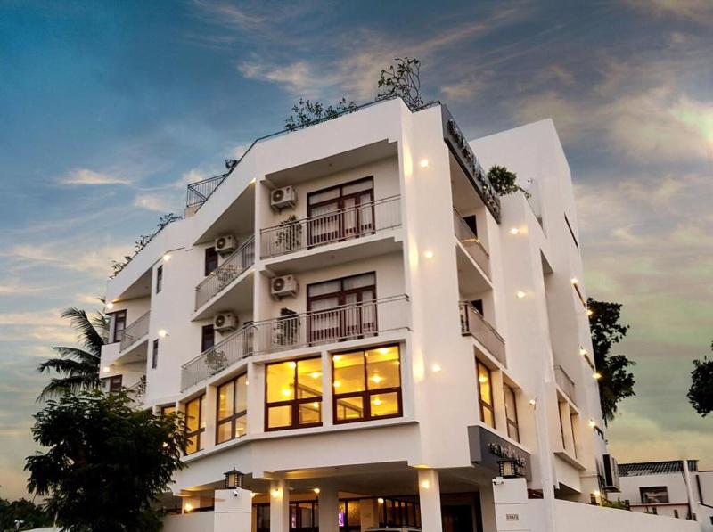Seven Eleven Hotel -Colombo image