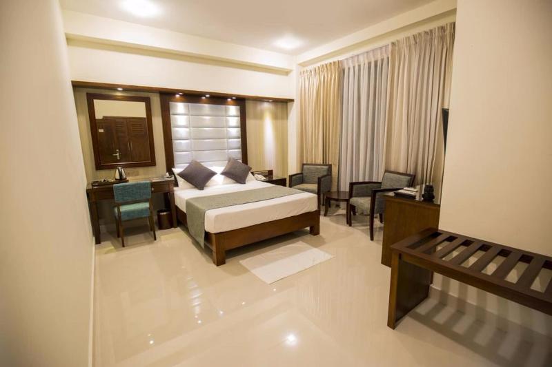 Seven Eleven Hotel -Colombo image