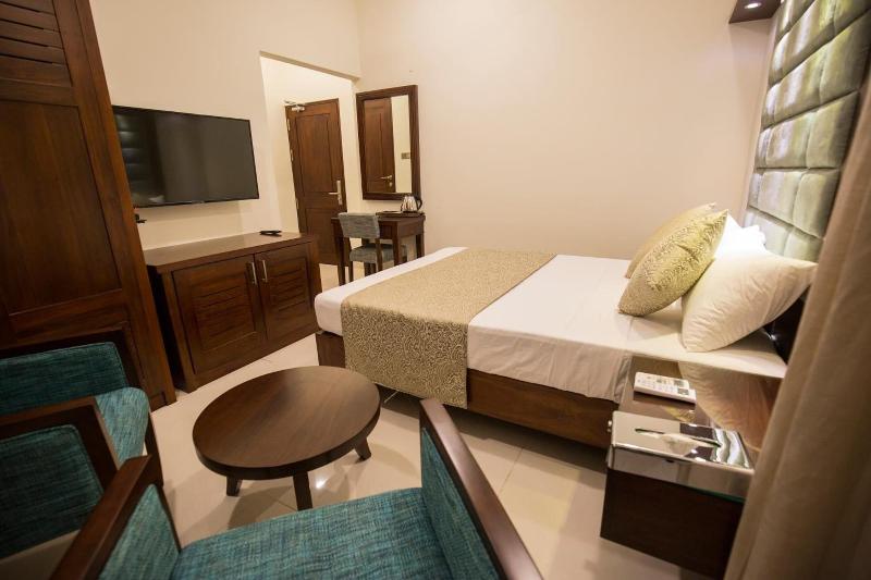 Seven Eleven Hotel -Colombo image