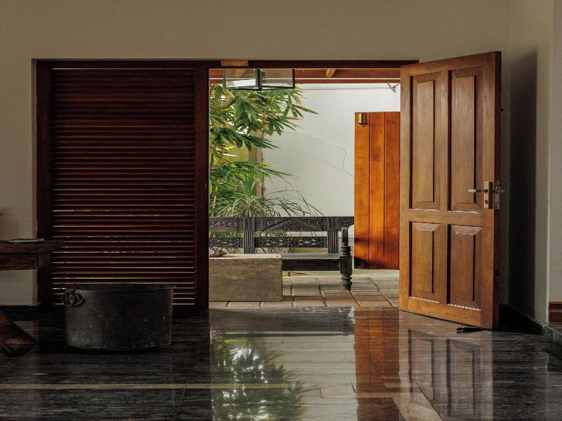 Villa White Queen image
