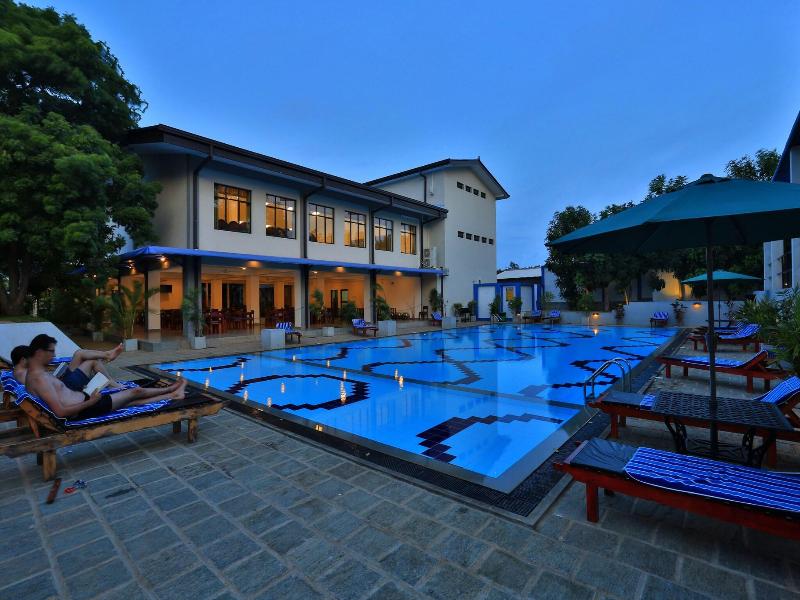 The Blue Wave Hotel image