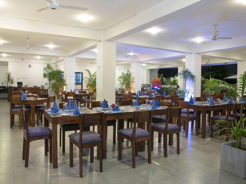 The Blue Wave Hotel image
