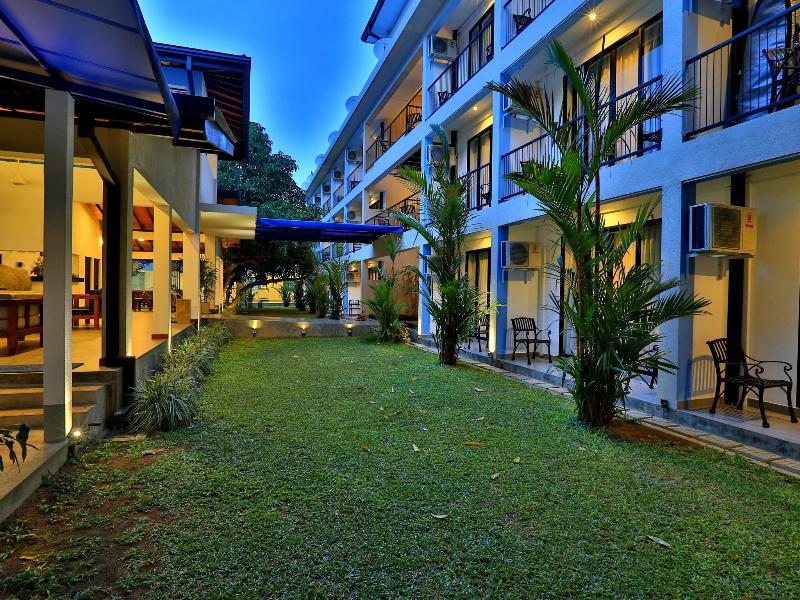 The Blue Wave Hotel image