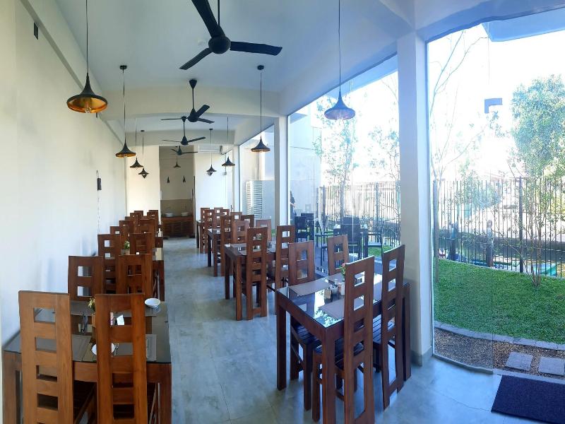 Hive 68 - Hotel and Resorts Negombo