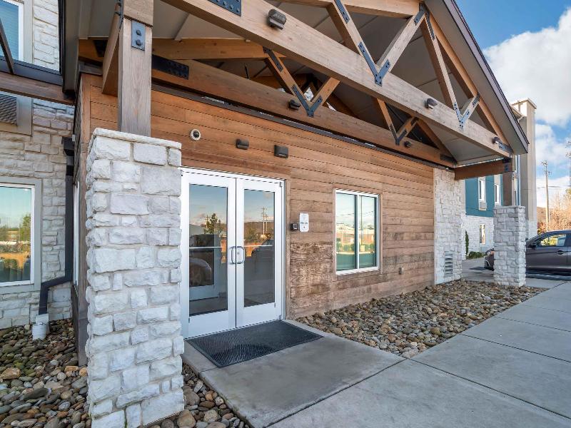 Woodspring Suites Charlotte Northlake image