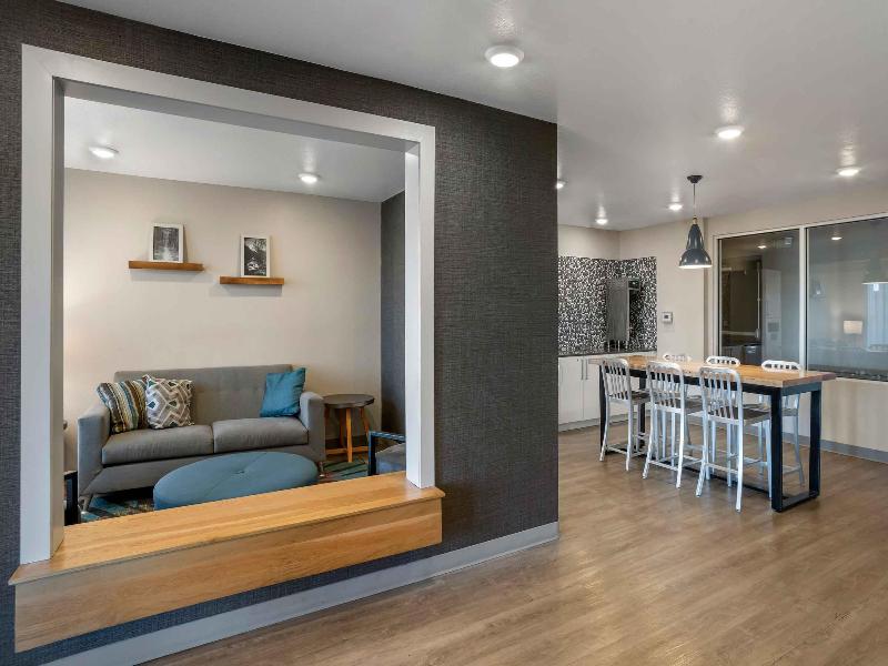 Woodspring Suites Charlotte Northlake image