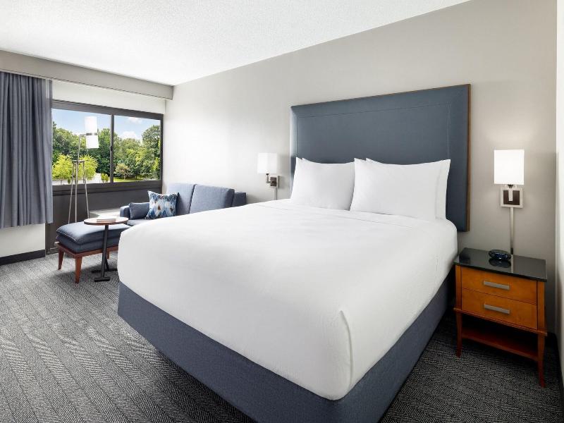 Courtyard By Marriott Montvale image