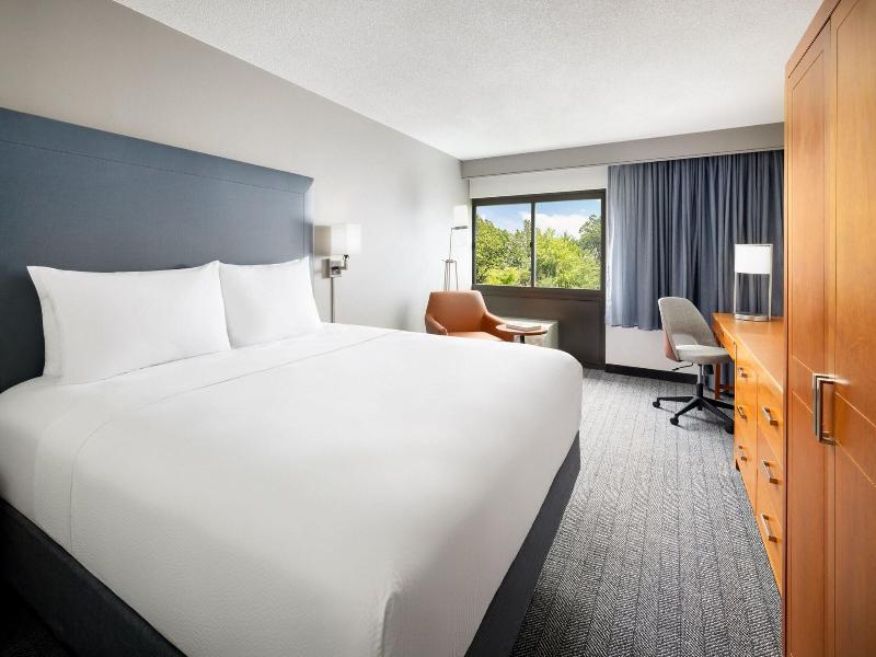Courtyard By Marriott Montvale image