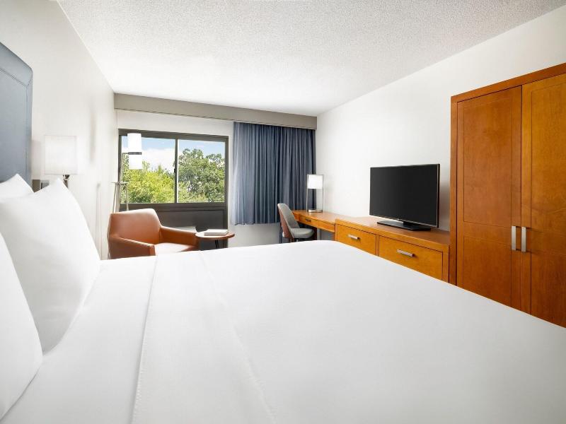 Courtyard By Marriott Montvale image