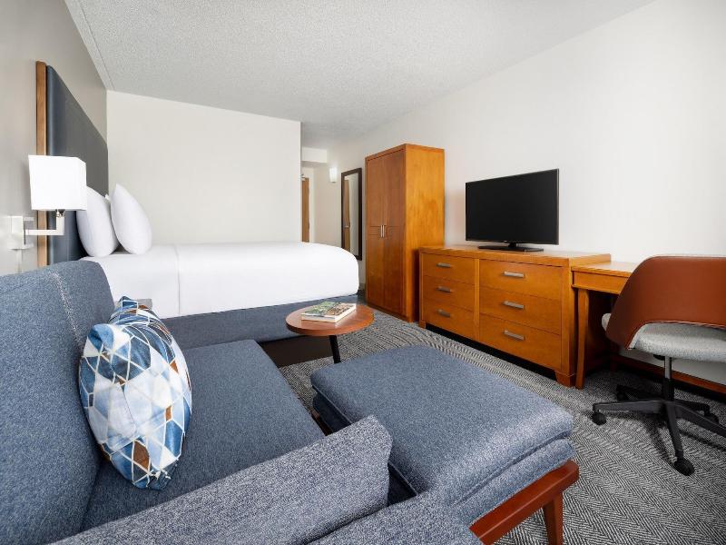 Courtyard By Marriott Montvale image