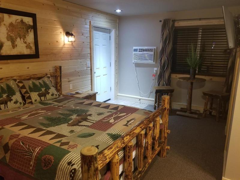 Carriage House Inn image