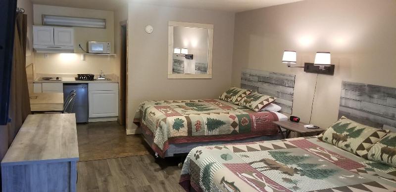 Carriage House Inn image
