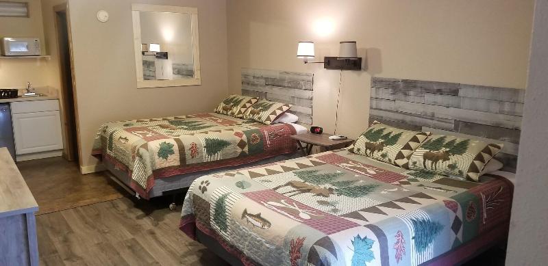 Carriage House Inn image