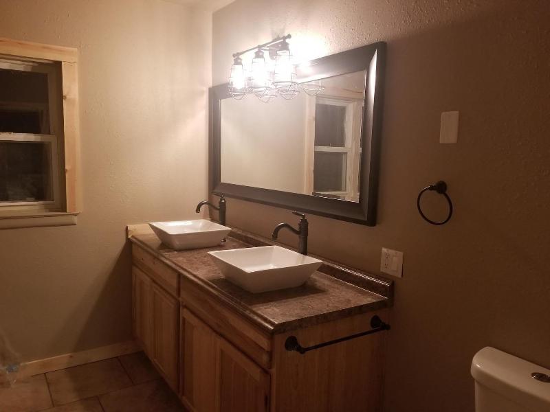 Carriage House Inn image