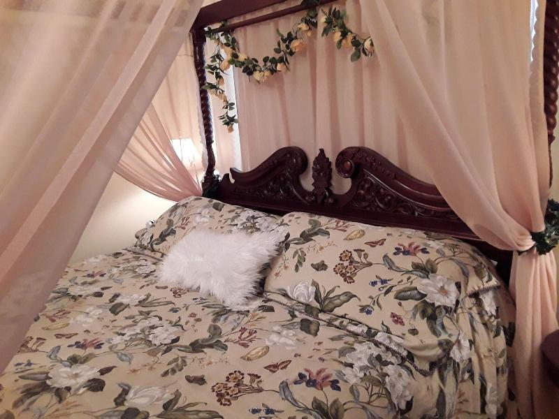 Lions Gate Manor Bed And Breakfast image