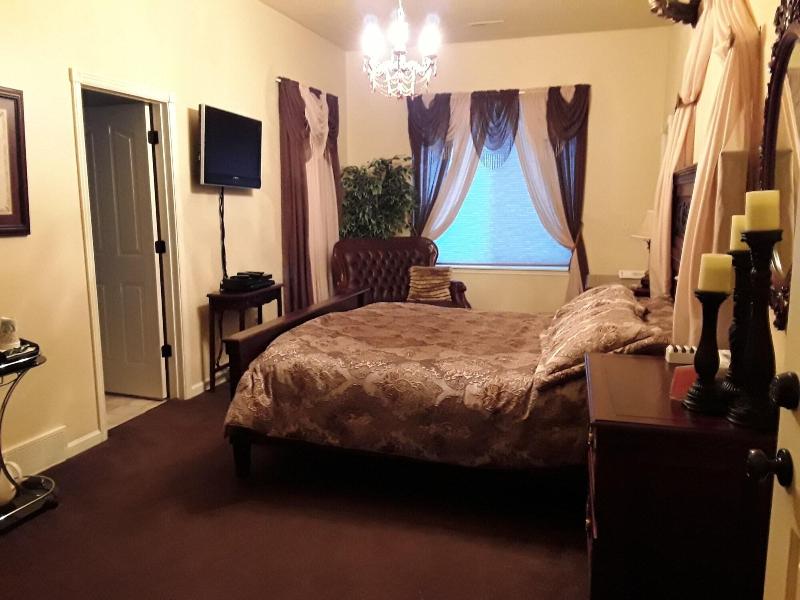 Lions Gate Manor Bed And Breakfast image