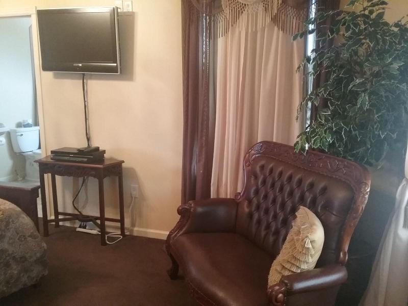 Lions Gate Manor Bed And Breakfast image