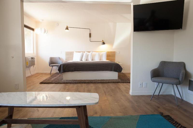 Monarch Motel image