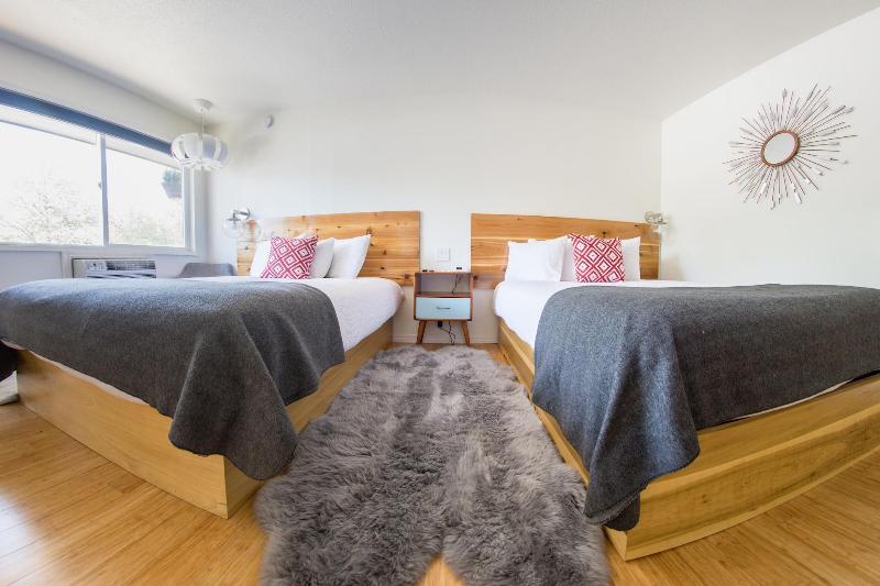 Monarch Motel image