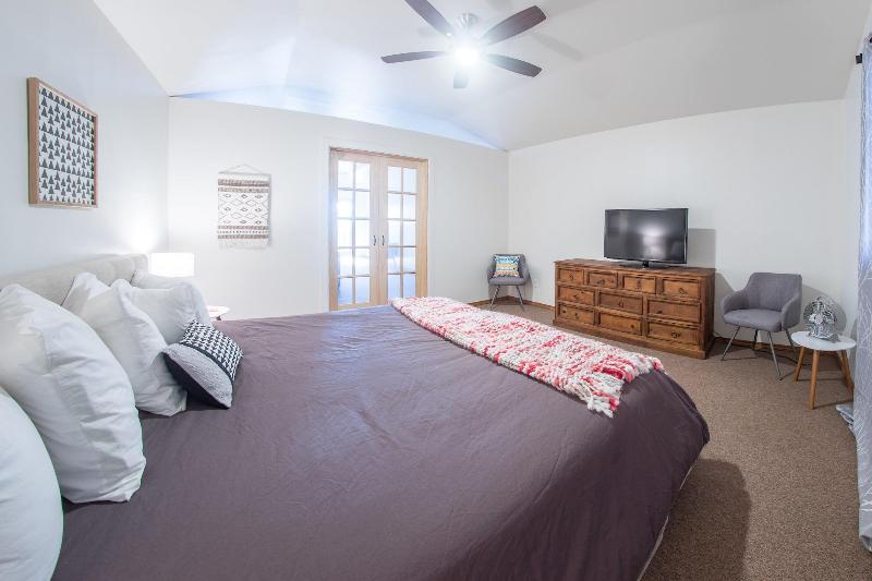 Monarch Motel image