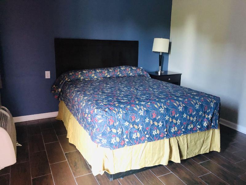 Economy Inn image