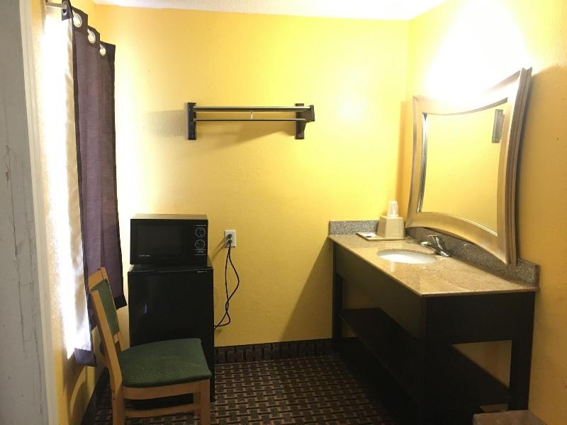 Economy Inn image