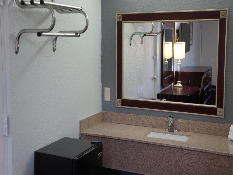 Riverview Inn image