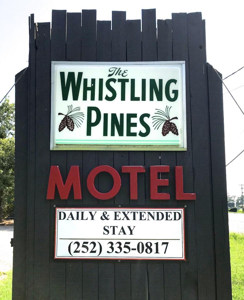 Whistling Pines Motel