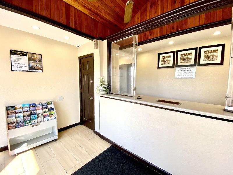 Whistling Pines Motel